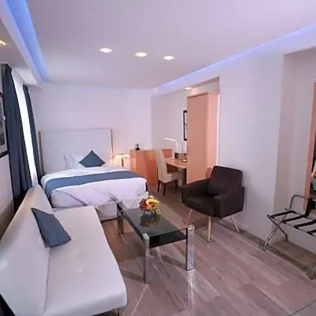 Savoy 3*