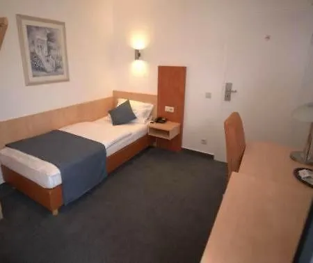 Savoy 3*